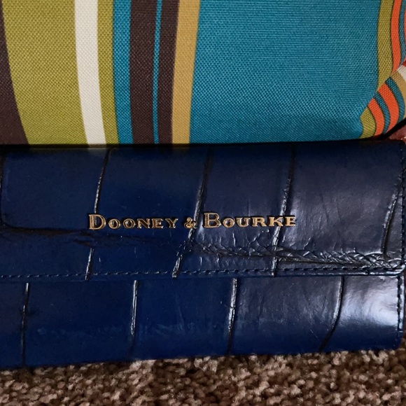 Dooney&bourke wallet - Picture 2 of 9